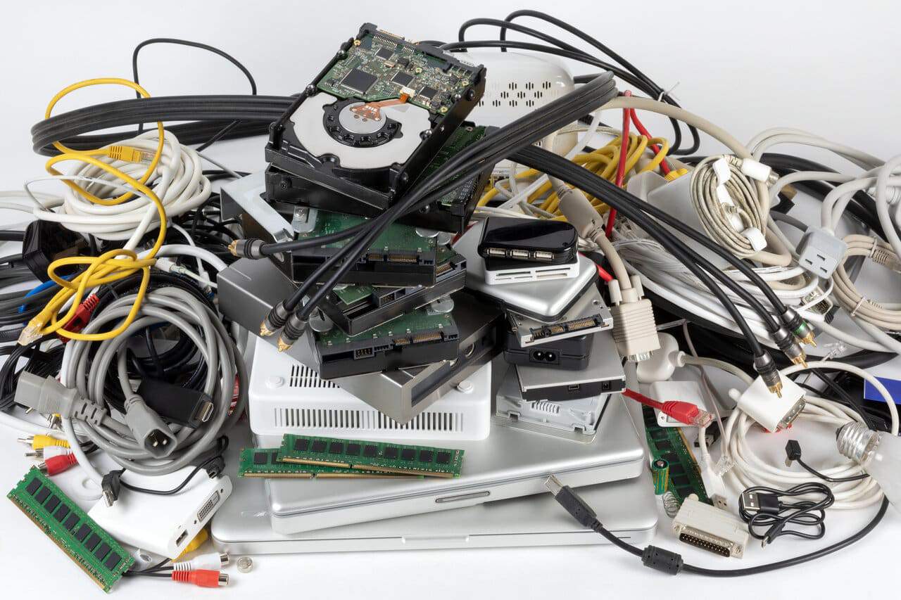A Guide on How to Dispose of Electronic Waste Responsibly